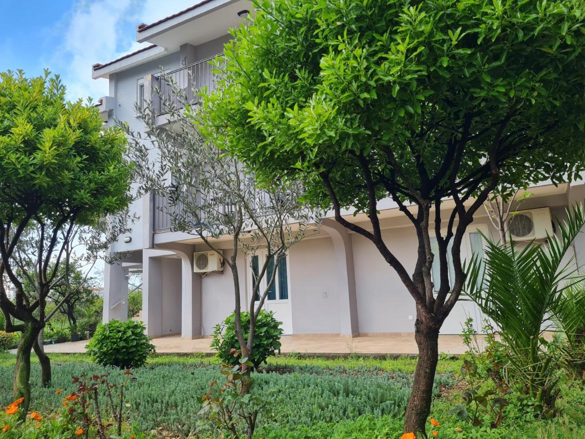 Apartments Macaso Bar Exterior photo