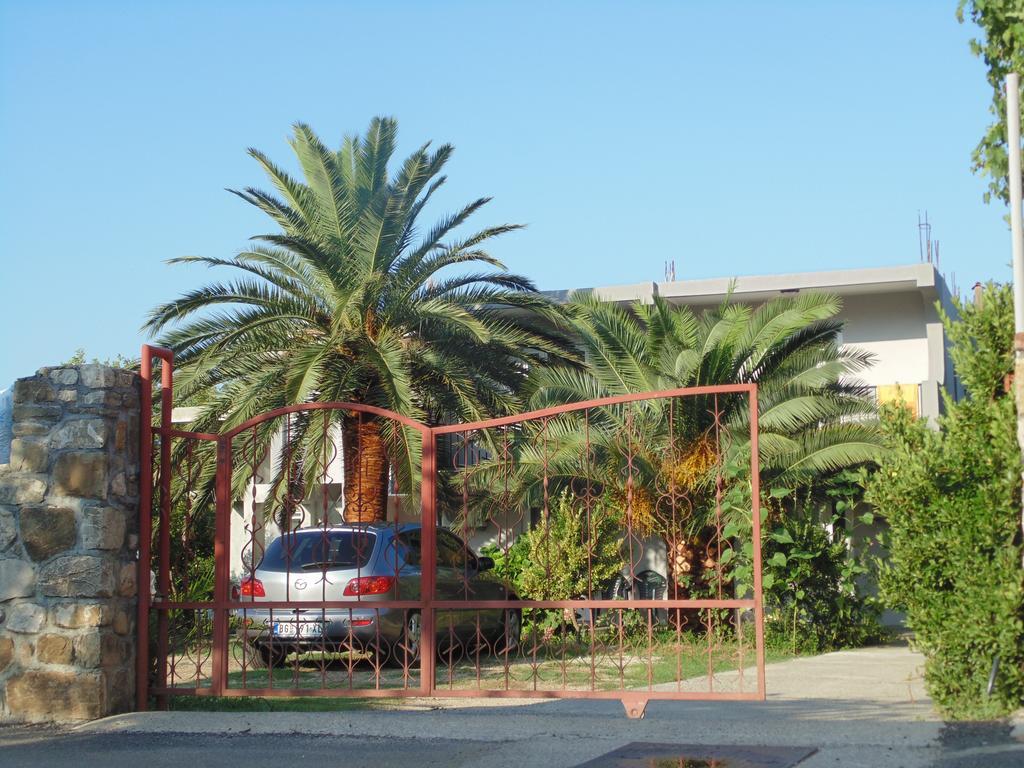 Apartments Macaso Bar Exterior photo